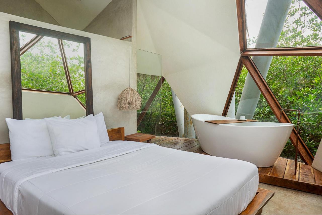 Mamasan Treehouses & Cabins 툴룸 외부 사진