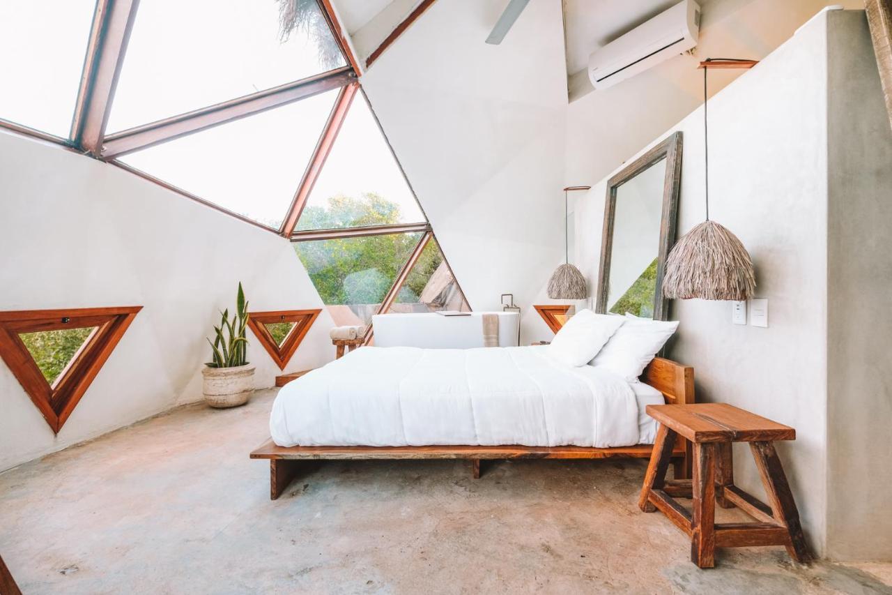 Mamasan Treehouses & Cabins 툴룸 외부 사진