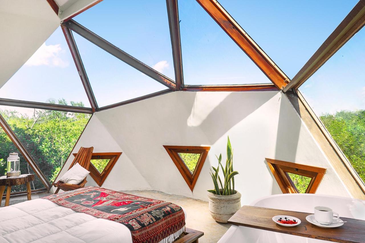 Mamasan Treehouses & Cabins 툴룸 외부 사진