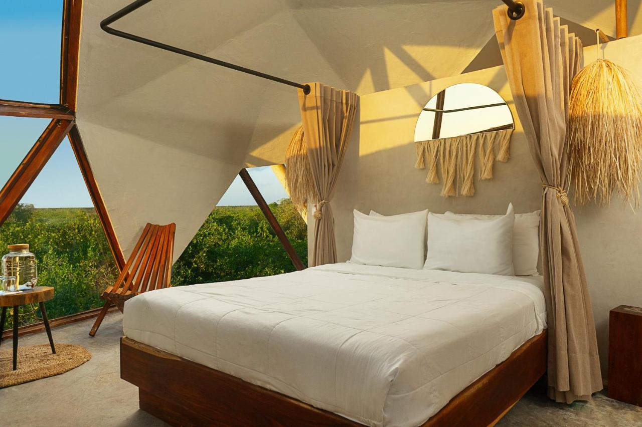 Mamasan Treehouses & Cabins 툴룸 외부 사진