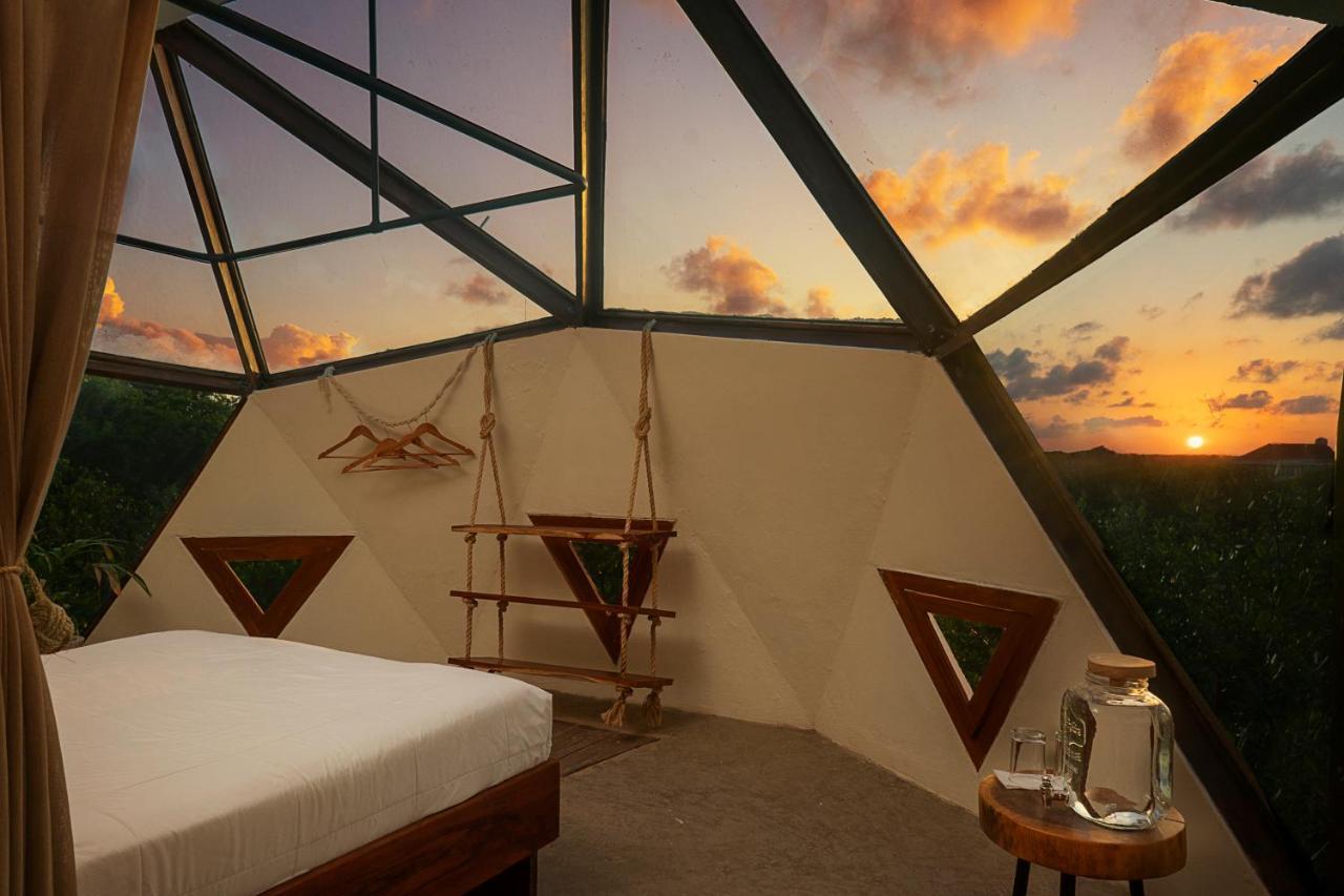 Mamasan Treehouses & Cabins 툴룸 외부 사진