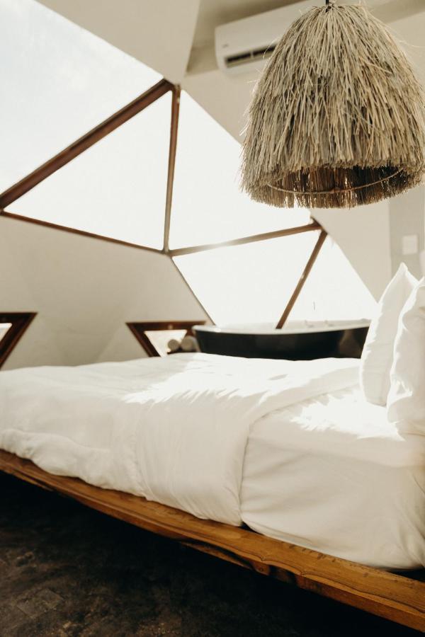 Mamasan Treehouses & Cabins 툴룸 외부 사진