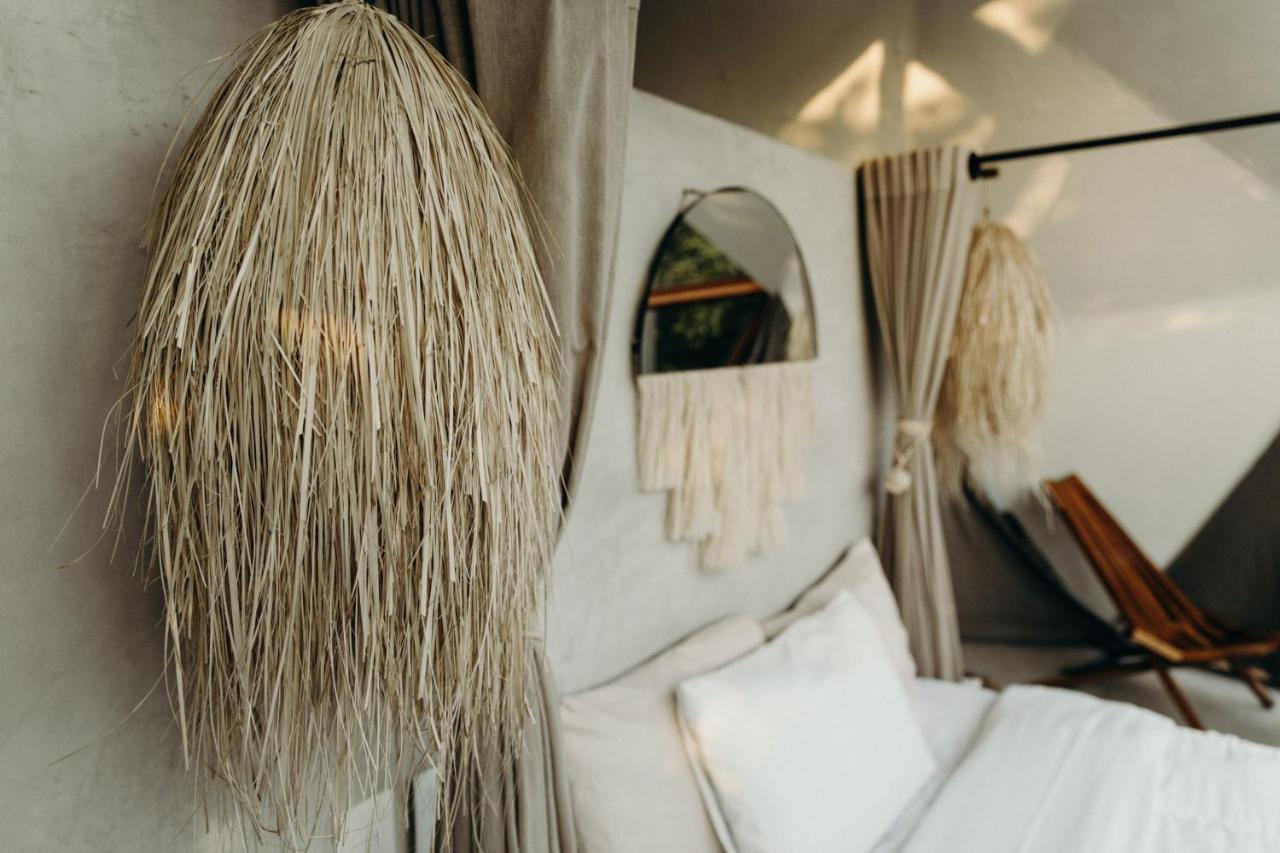 Mamasan Treehouses & Cabins 툴룸 외부 사진
