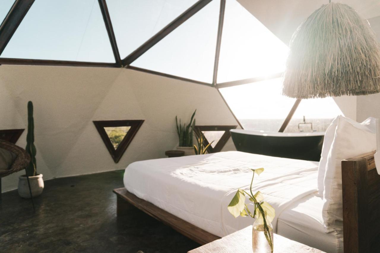 Mamasan Treehouses & Cabins 툴룸 외부 사진