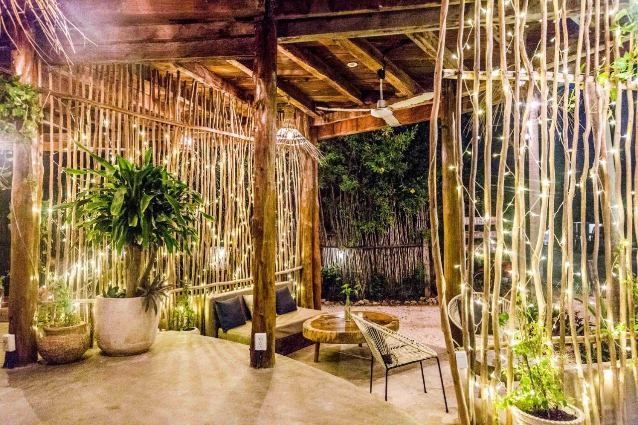 Mamasan Treehouses & Cabins 툴룸 외부 사진