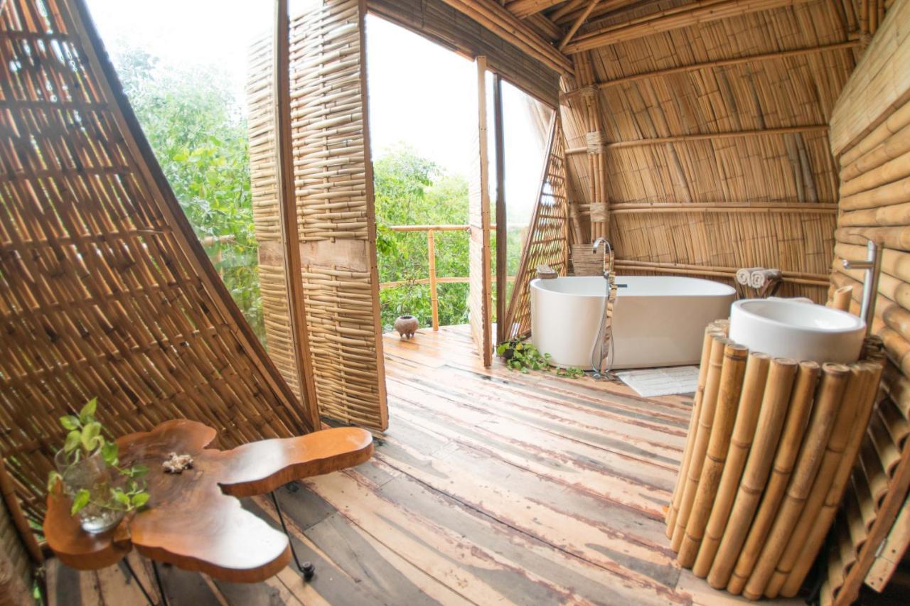 Mamasan Treehouses & Cabins 툴룸 외부 사진